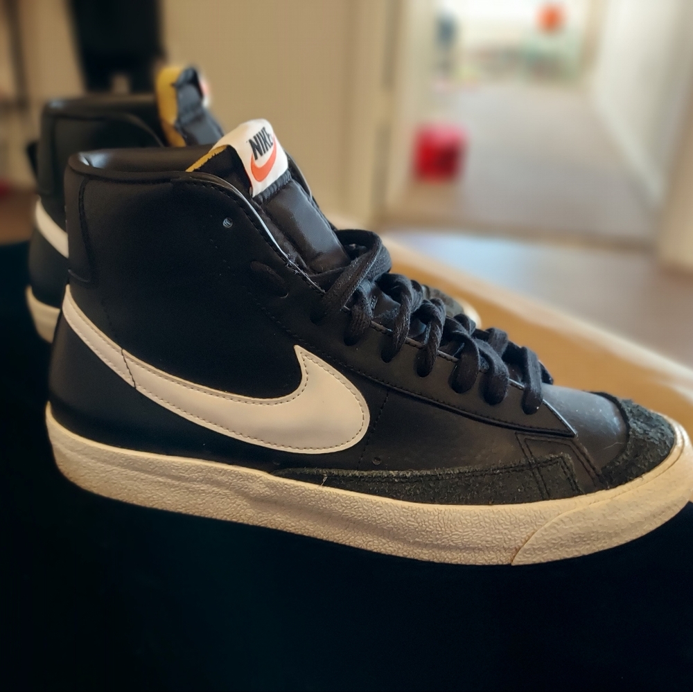 Nike 10.5 Men's 🏀🏀 - EUC - NO BOX shoes only, in very good condition! - Picture 4 of 14